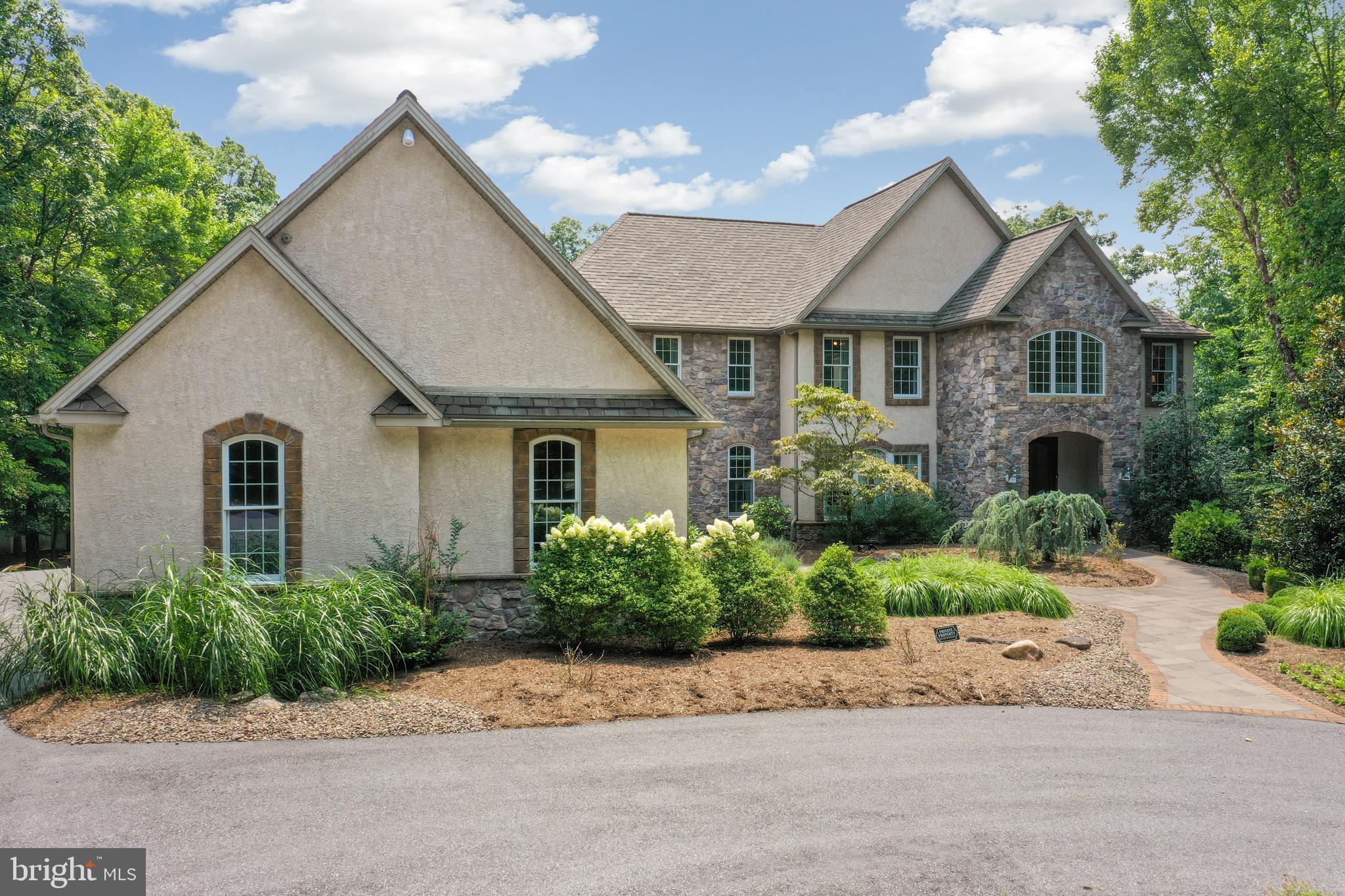 THE VINEYARDS - Residential