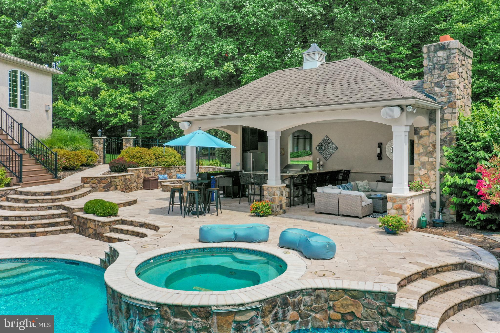 THE VINEYARDS - Residential