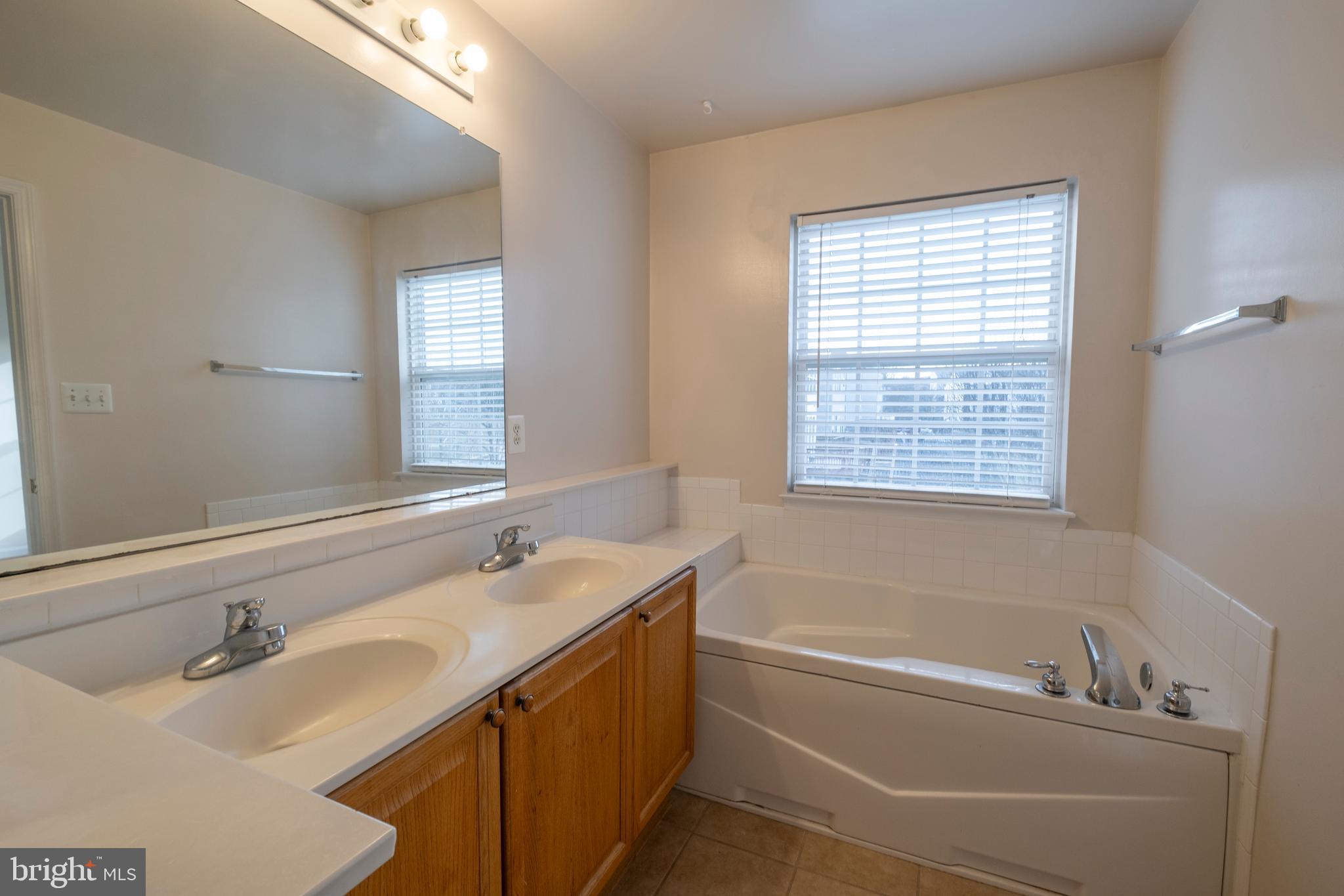 RIDGEVIEW II - Residential Lease