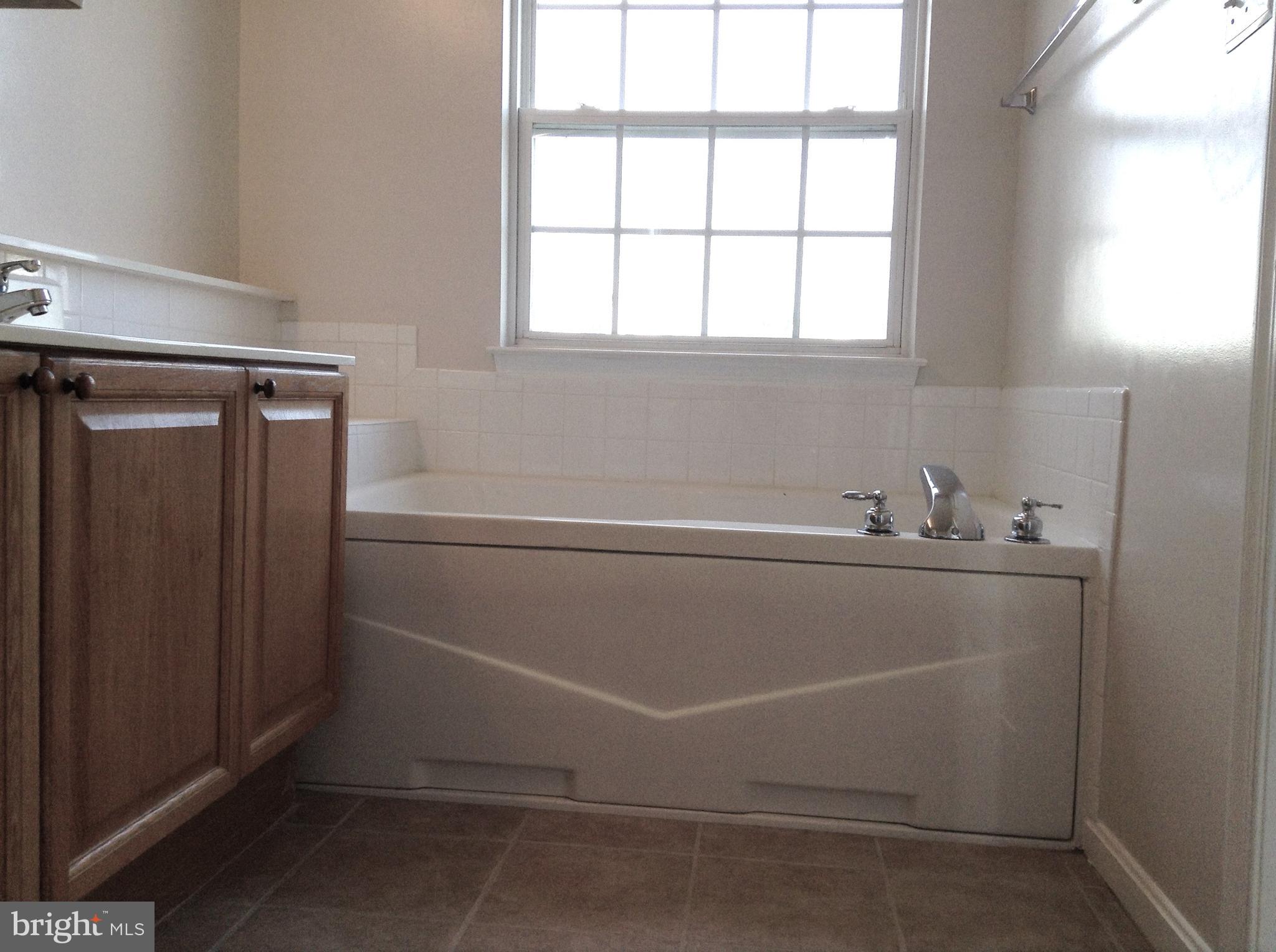 RIDGEVIEW II - Residential Lease