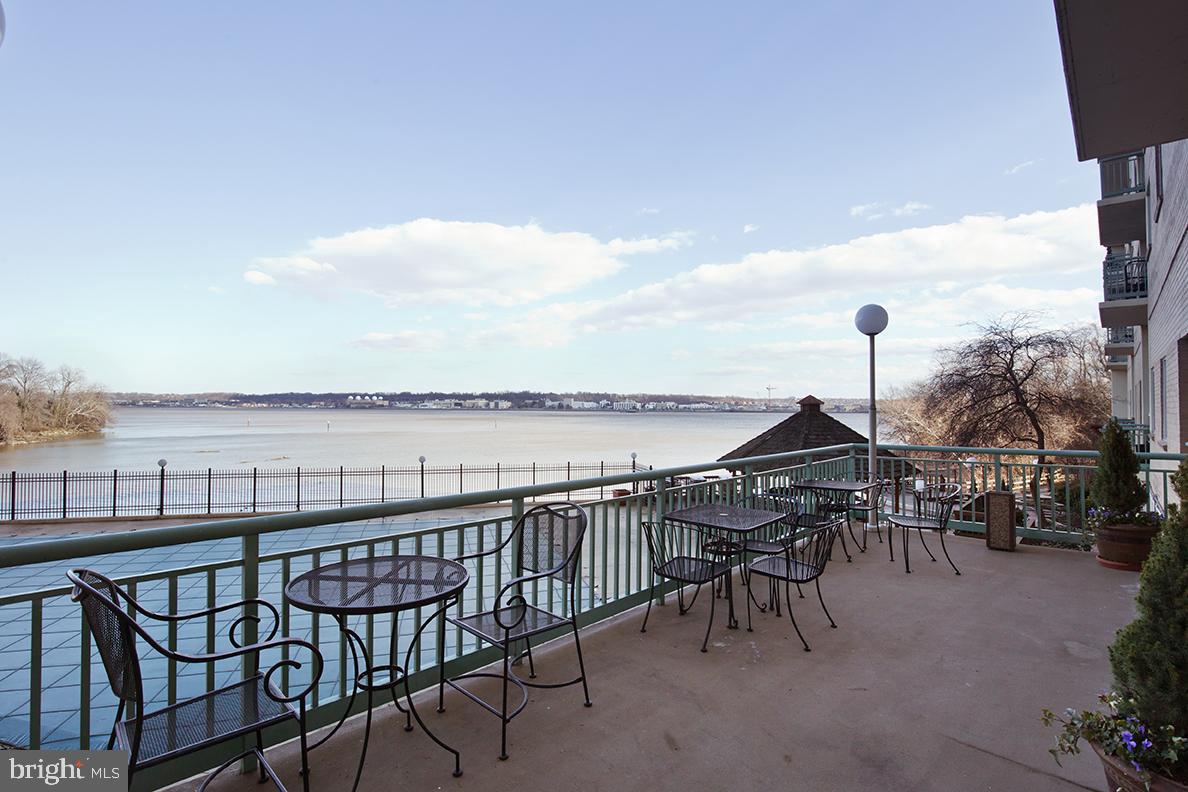 MARINA TOWERS - Residential Lease