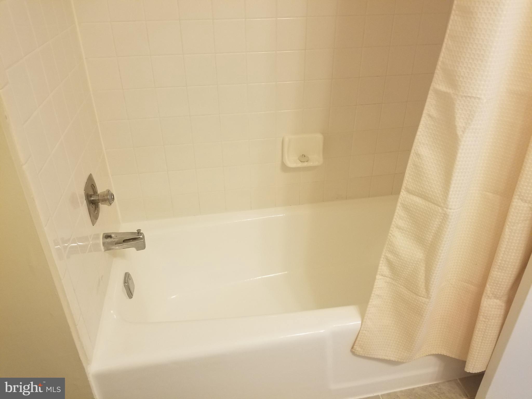 MARINA TOWERS - Residential Lease