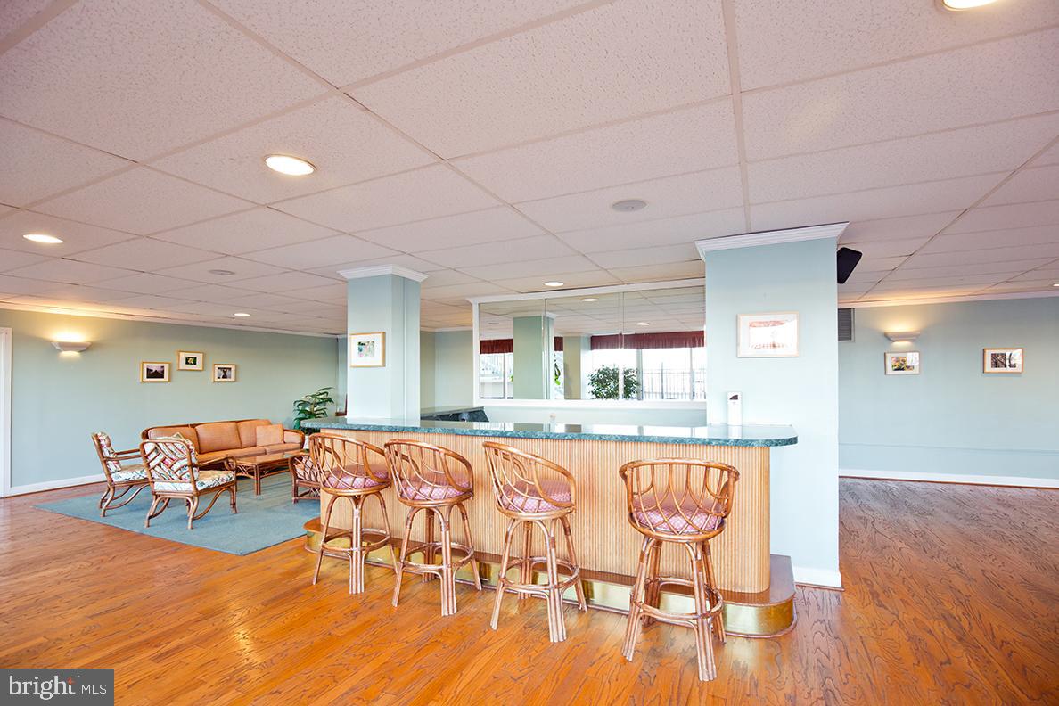 MARINA TOWERS - Residential Lease