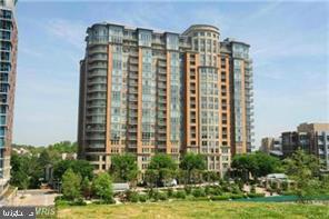 ONE PARK CREST - Residential Lease