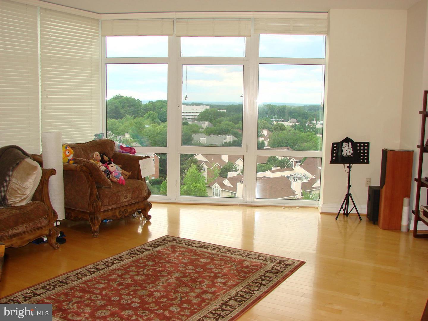 ONE PARK CREST - Residential Lease