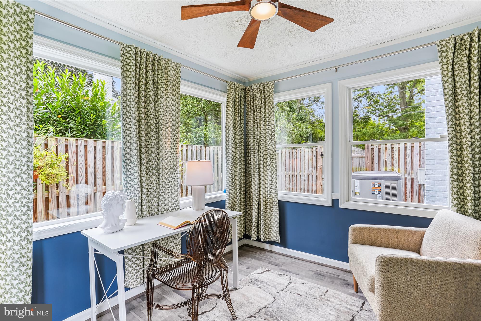 KENSINGTON - Residential