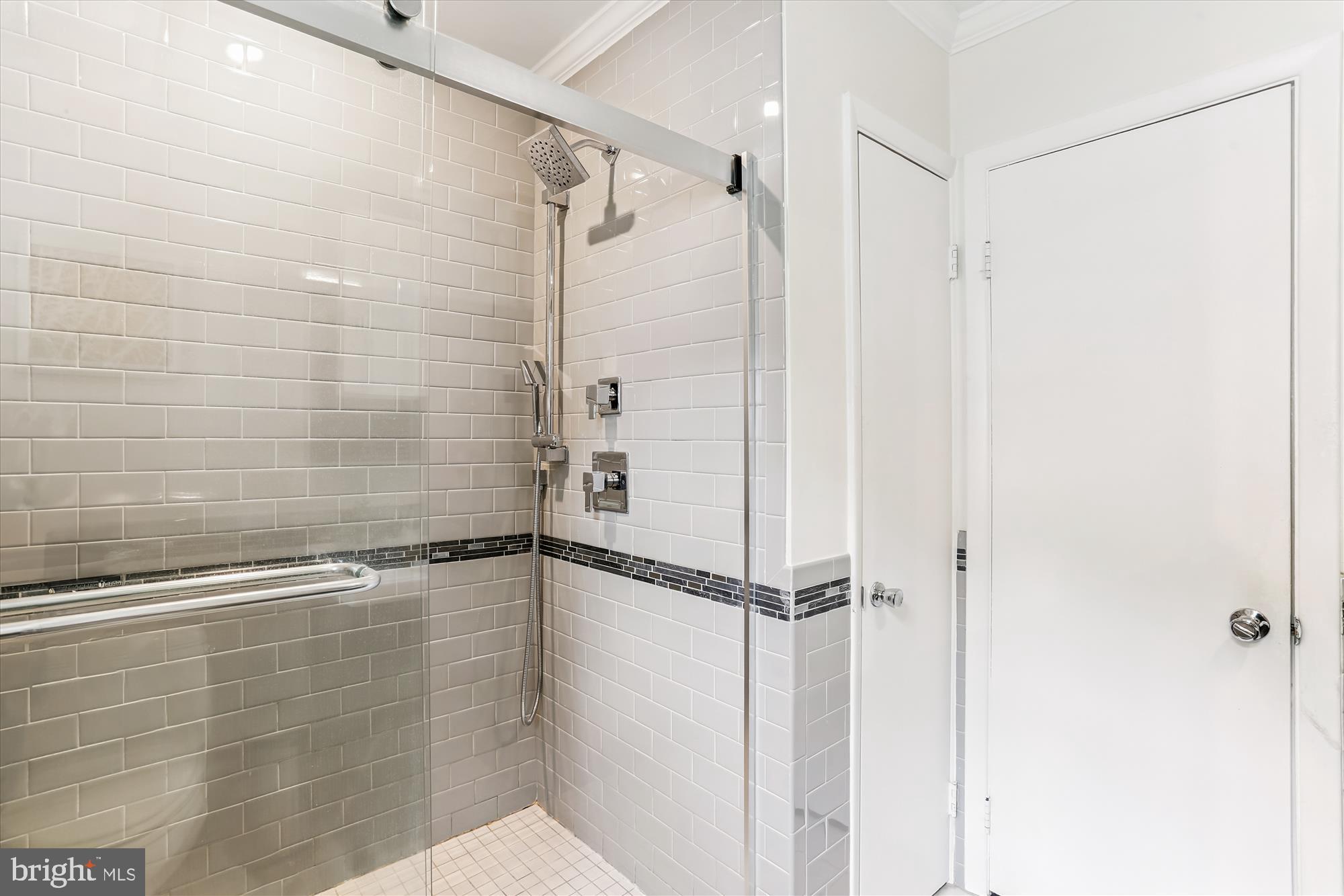 KENSINGTON - Residential