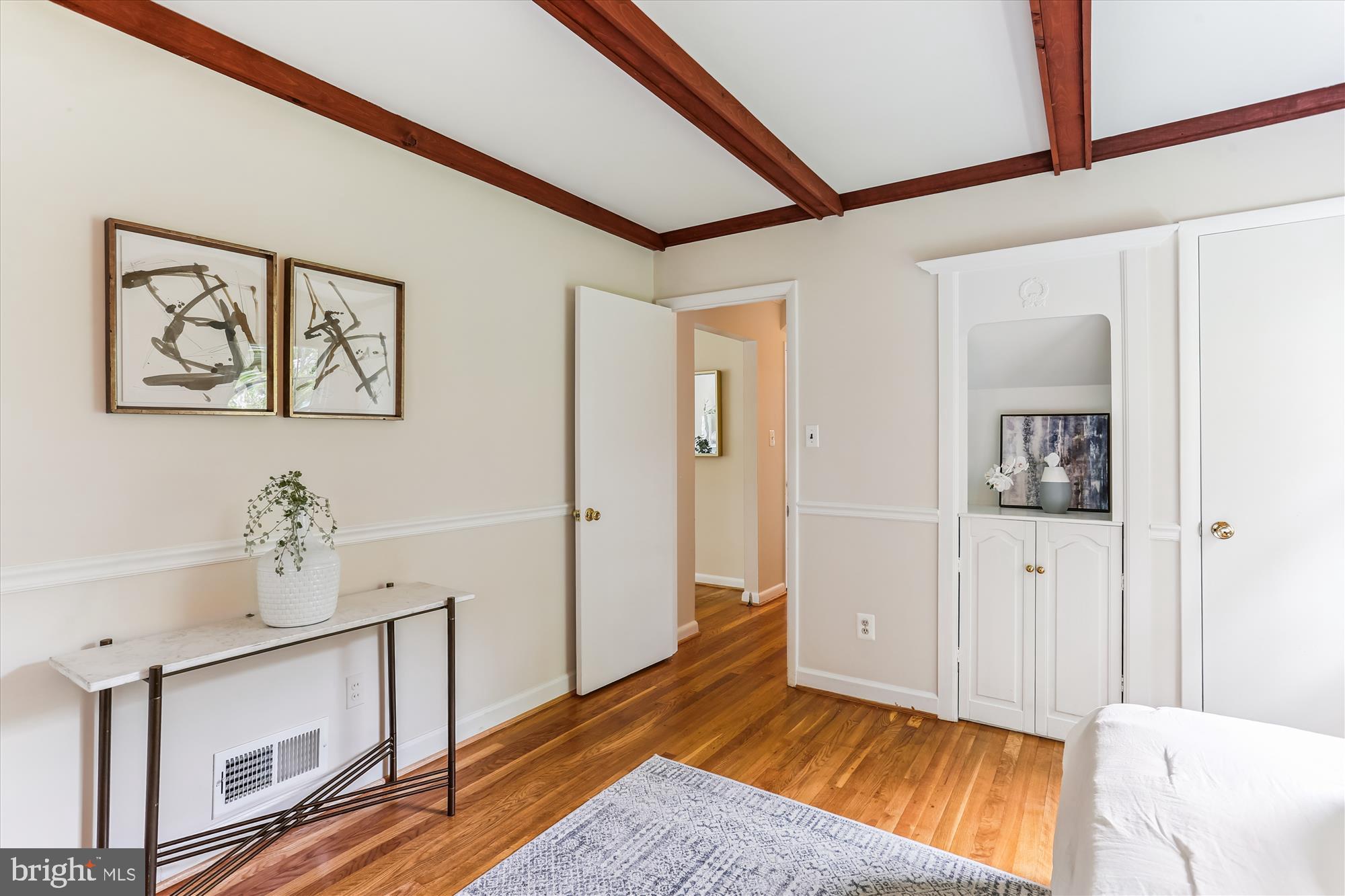 KENSINGTON - Residential