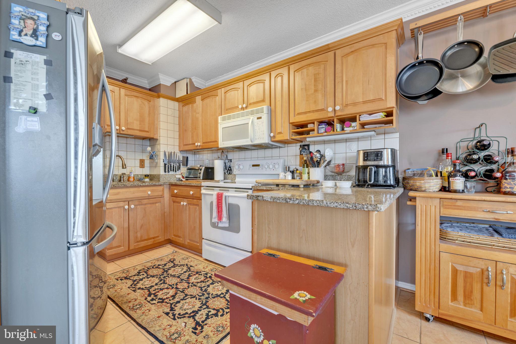 1600 N OAK STREET N 1022