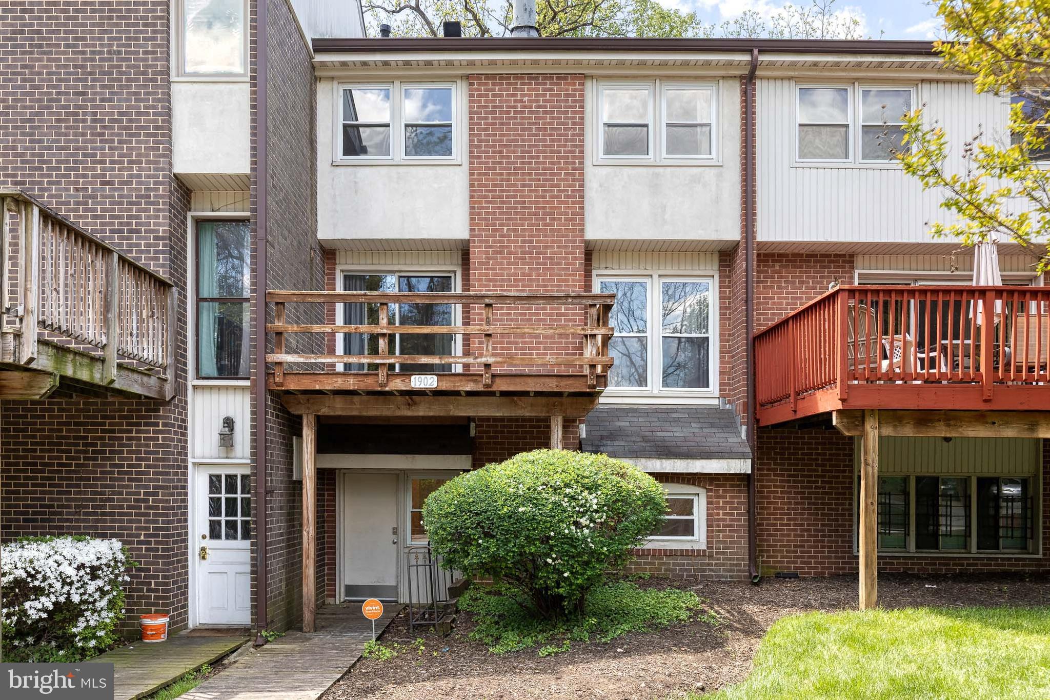 GREENBERRY WOODS - Residential