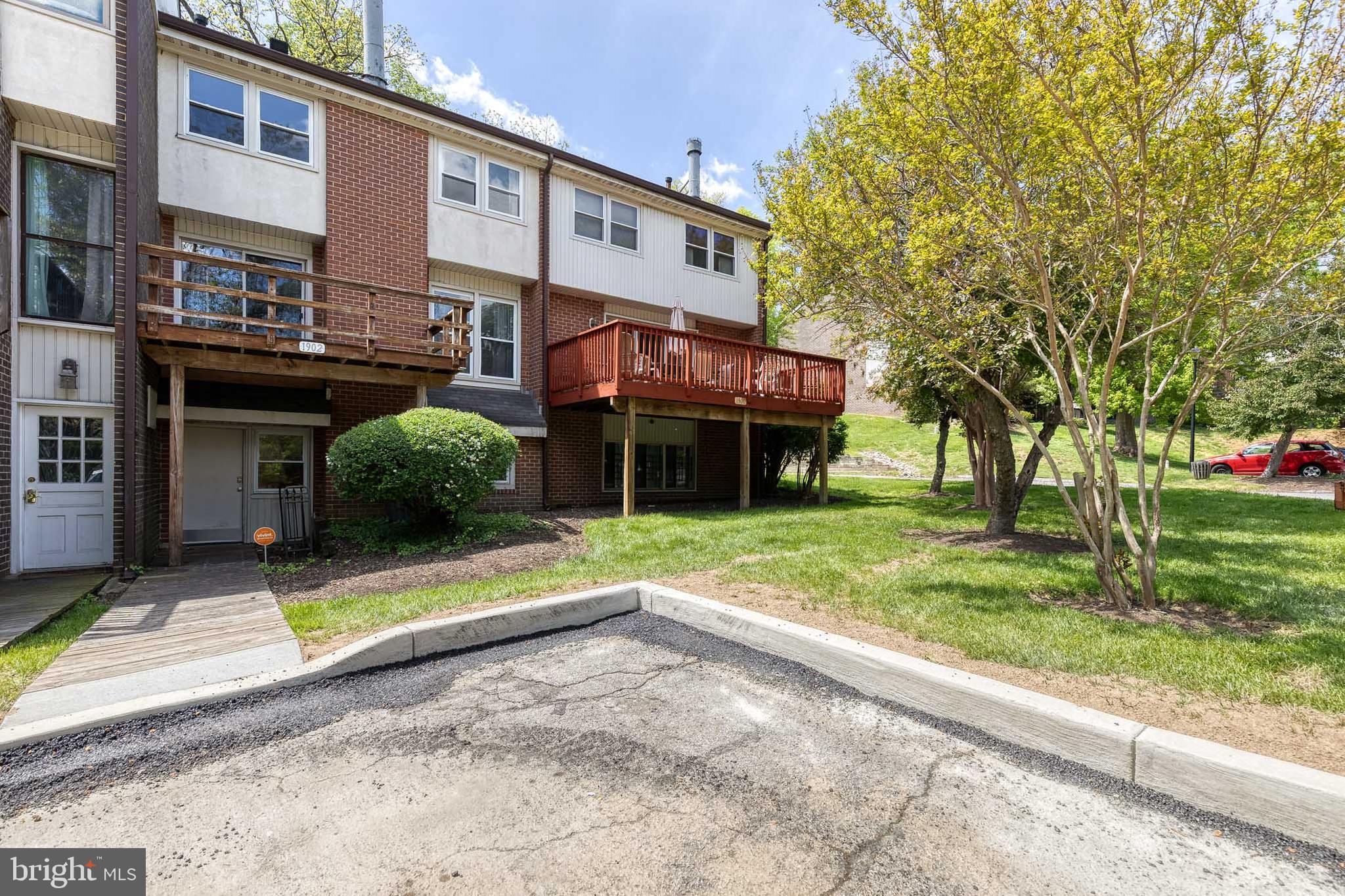 GREENBERRY WOODS - Residential