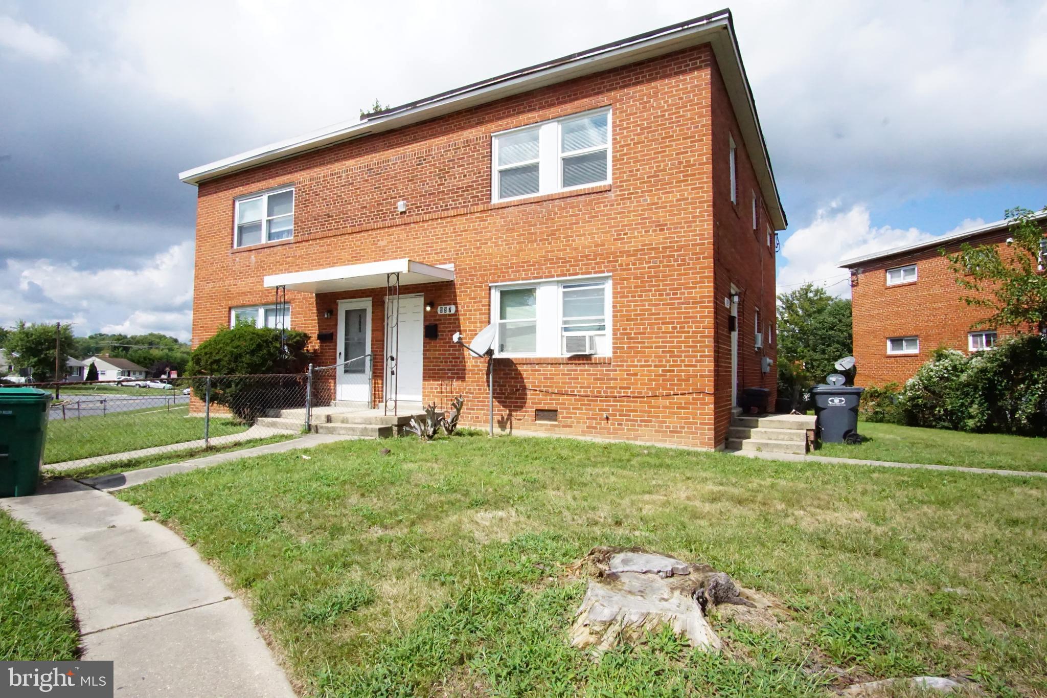 Charming 2-Bedroom Apartment in the Heart of Laurel
Welcome to this spacious 2-bedroom, 1-bath unit located on the 2nd floor of a well-maintained duplex. This home offers a comfortable layout with a combined kitchen and living area, perfect for modern living. Enjoy the convenience of in-unit laundry, central air, and walkable access to nearby shopping centers.
Key Features:
2 bedrooms / 1 bathroom
In-unit washer and dryer
Central air conditioning
Kitchen/living combo layout
Rent includes water, sewer, and lawn maintenance
Tenant responsible for electricity (BGE), to be transferred to tenant's name on move-in day
Owner accepts all income sources
📍 Located in a prime Laurel location with easy access to shops and public transportation.
Apply online via RentSpree link.
