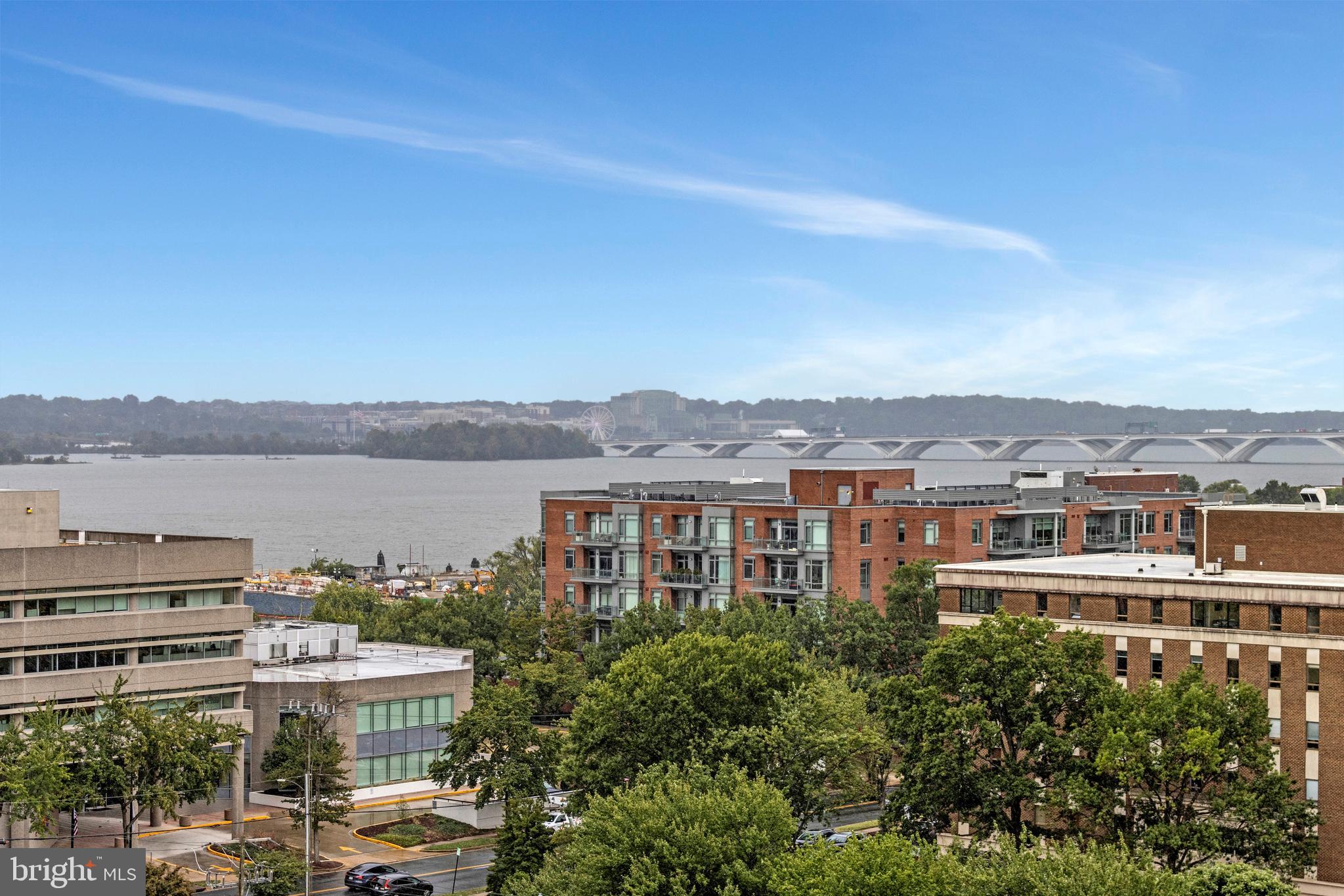 OLD TOWN ALEXANDRIA - Residential