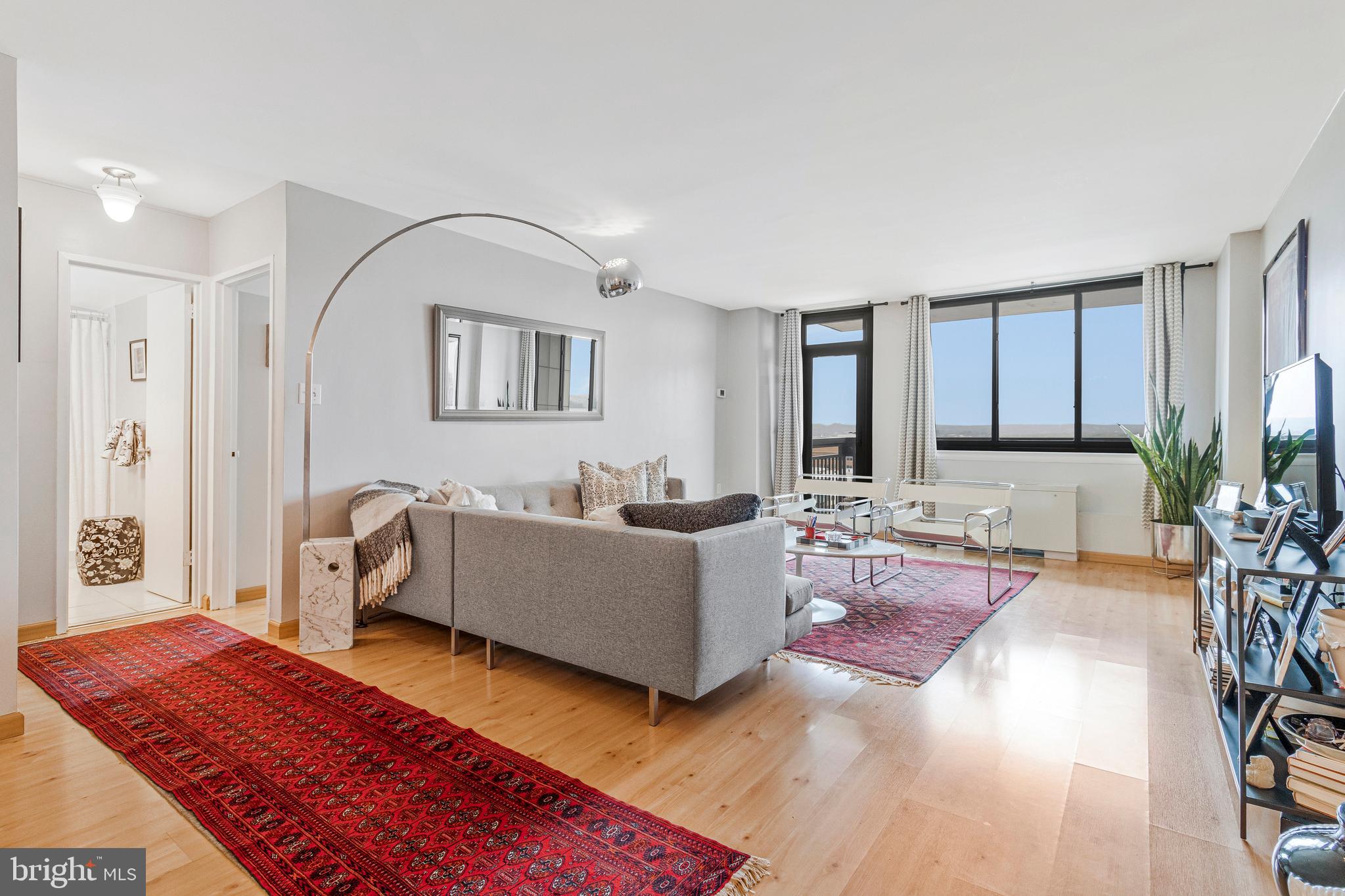 OLD TOWN ALEXANDRIA - Residential