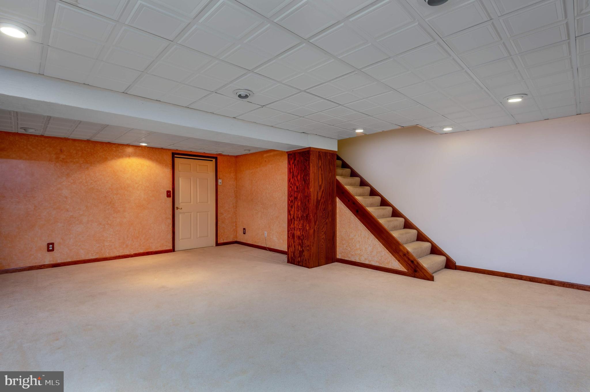 FOUR SEASONS - Residential