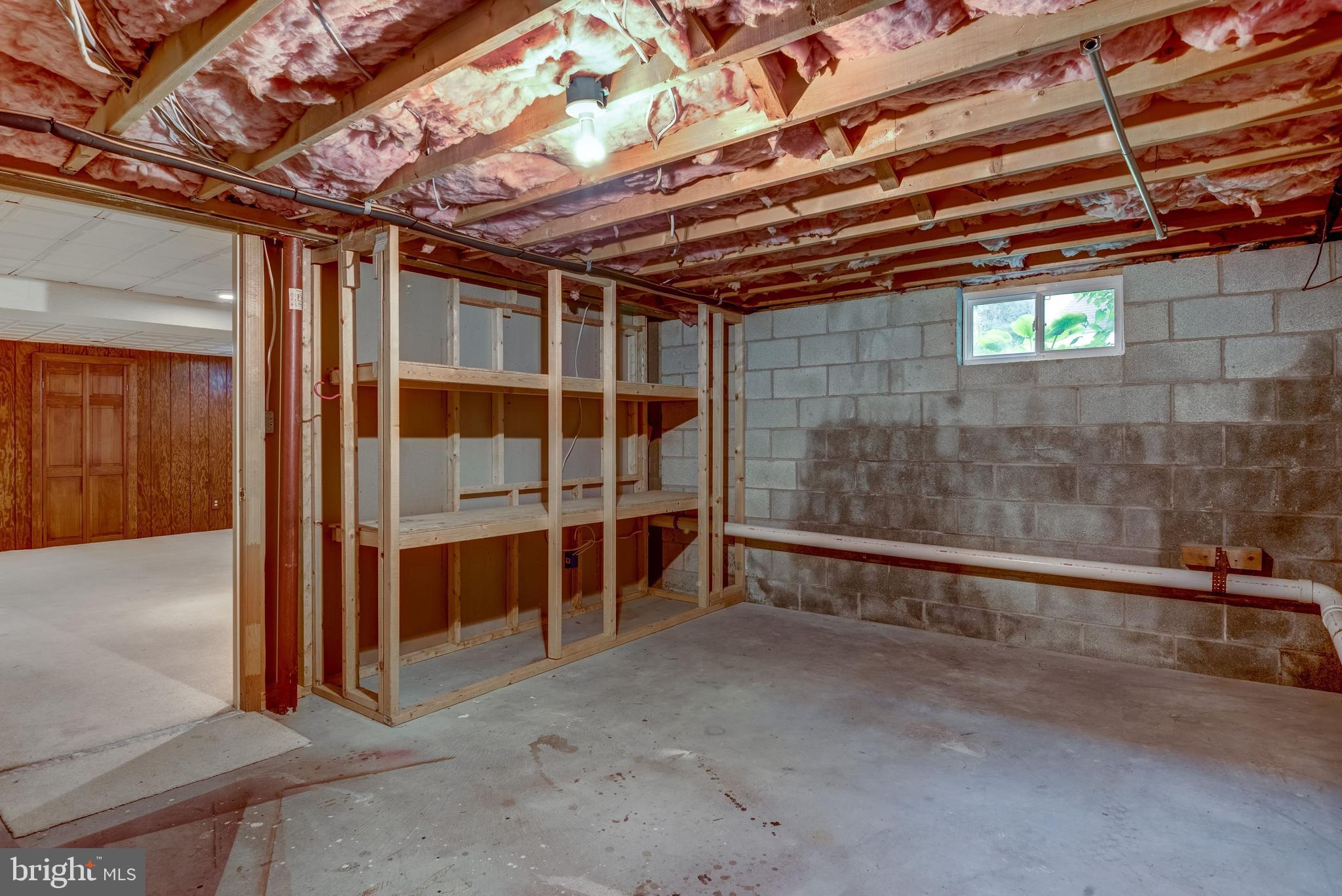 FOUR SEASONS - Residential