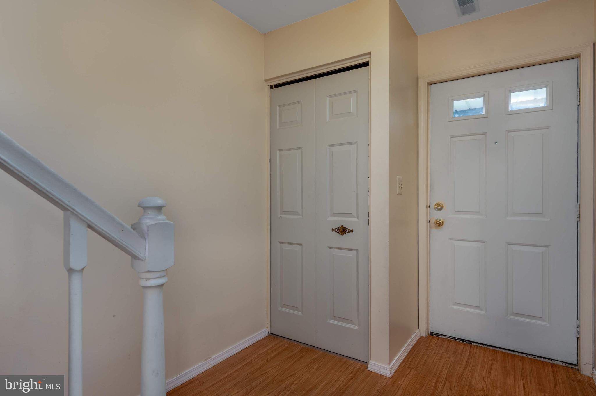 FOUR SEASONS - Residential