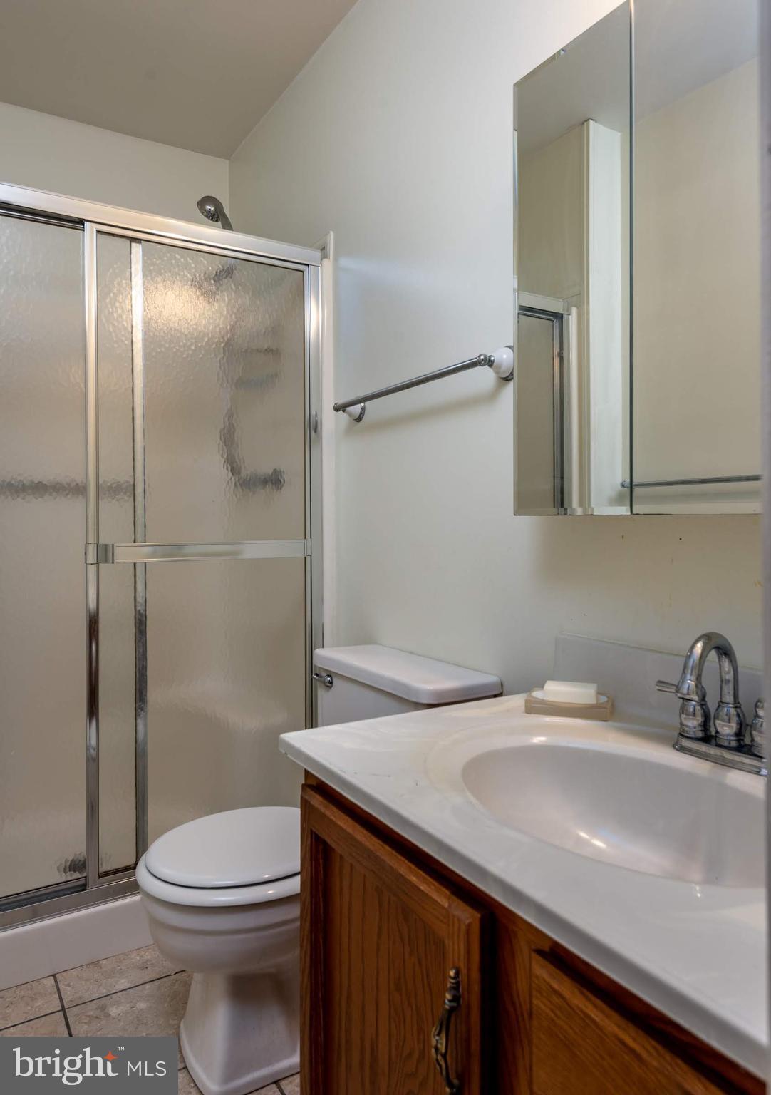 FOUR SEASONS - Residential