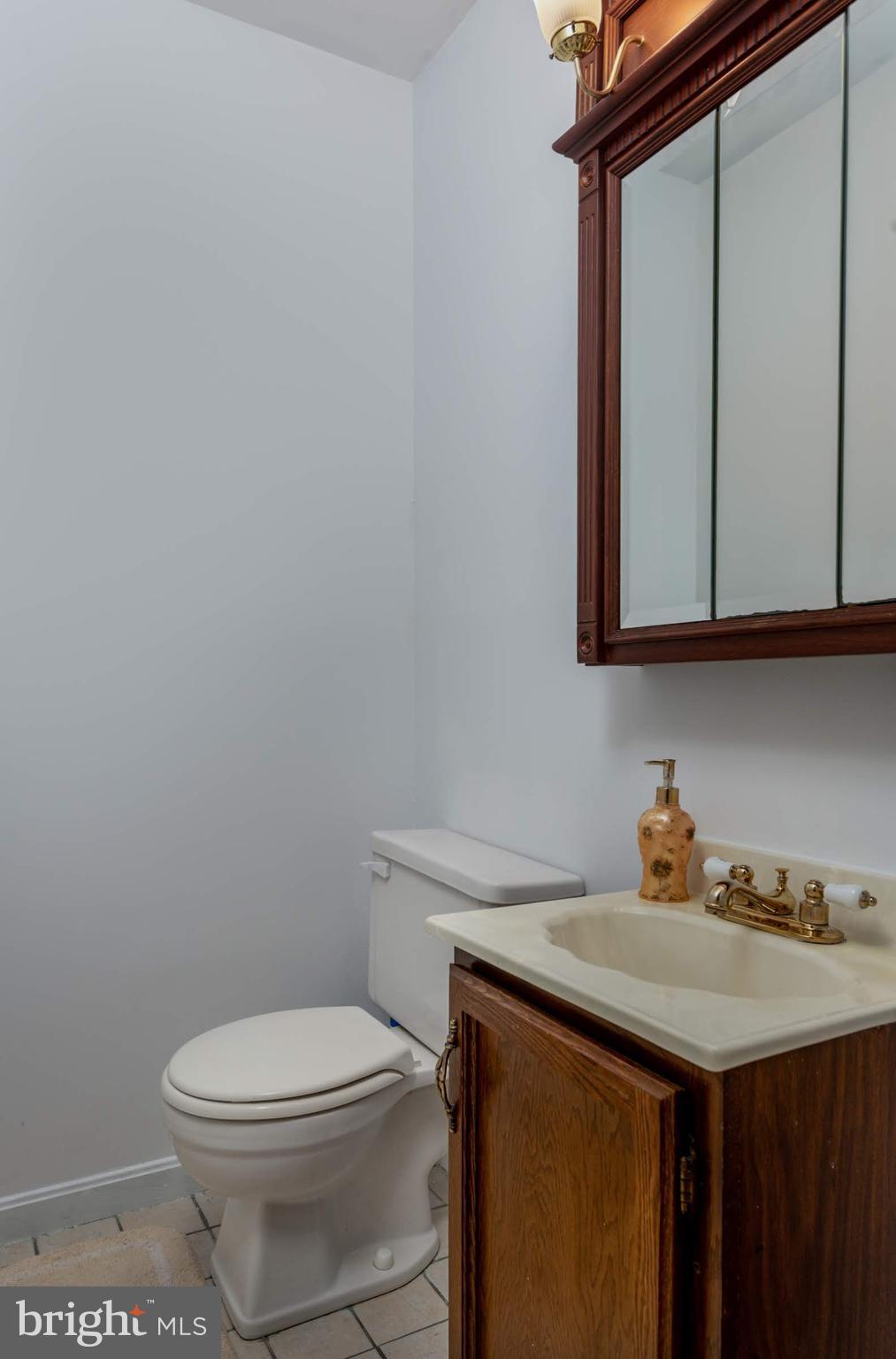 FOUR SEASONS - Residential