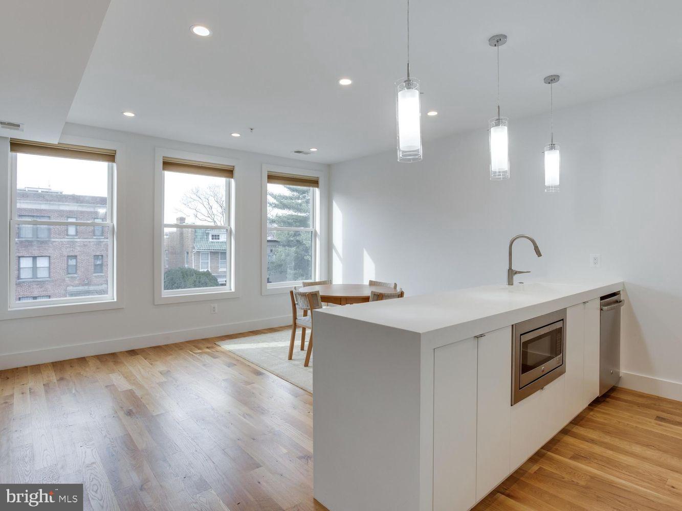 254 15TH STREET SE 4