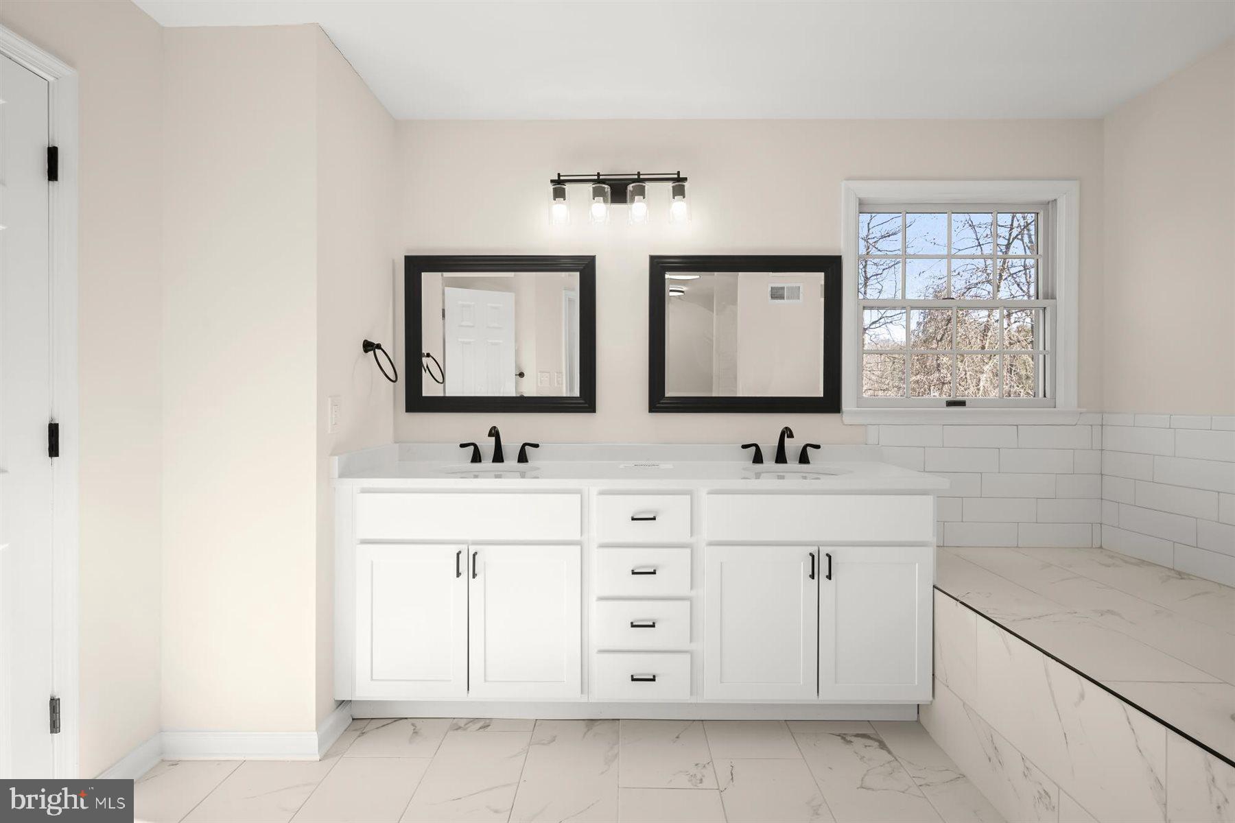 NAZARIO WOODS - Residential