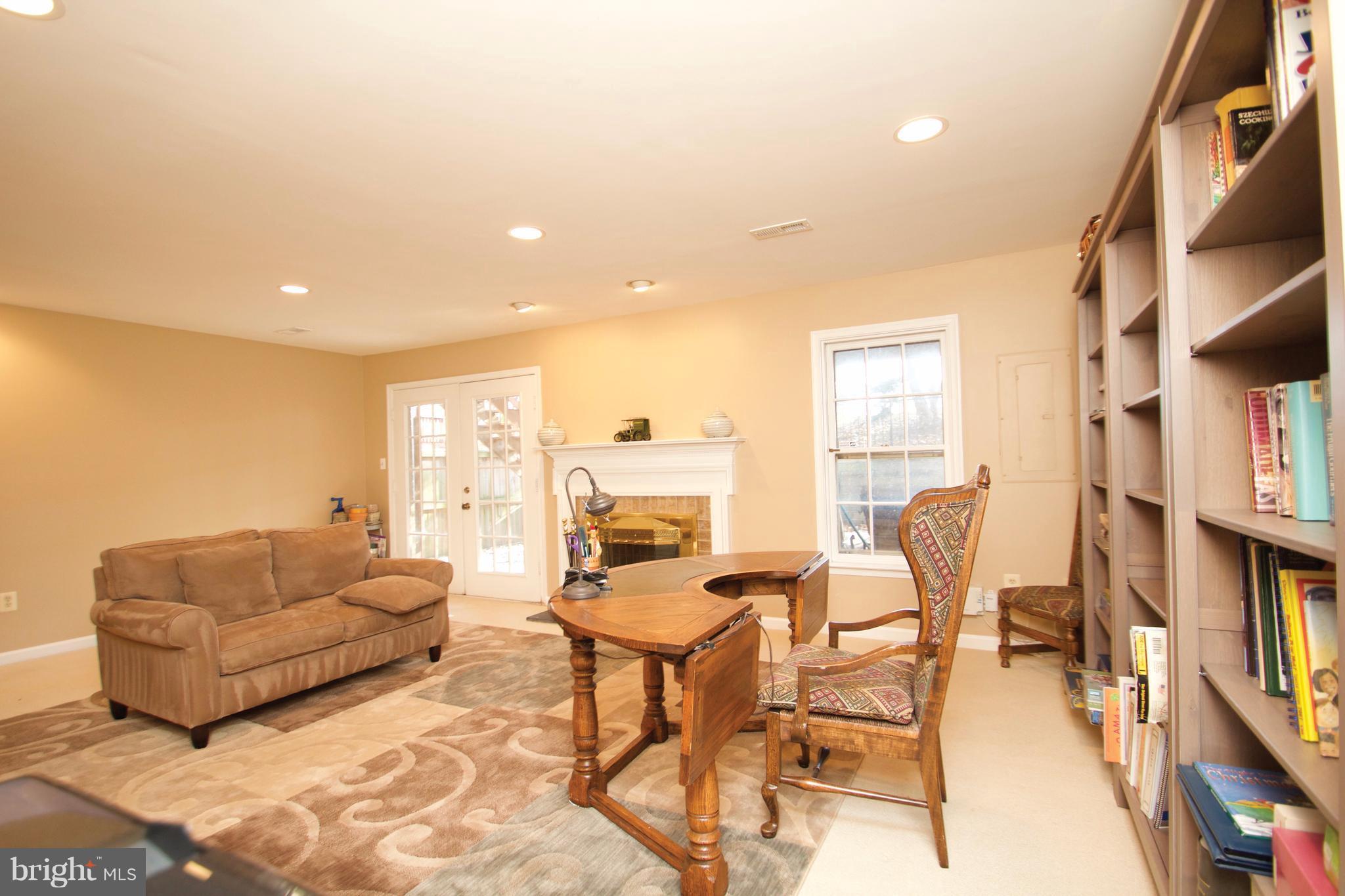 TIMBERLAWN - Residential Lease