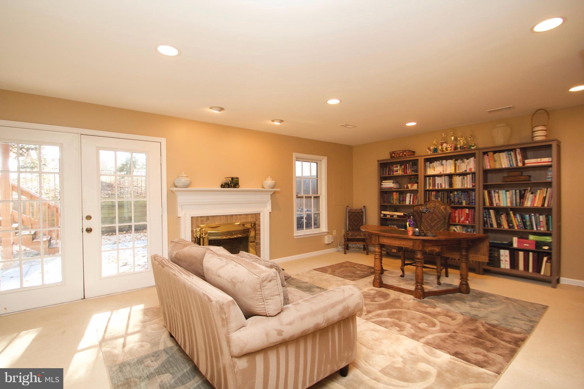 TIMBERLAWN - Residential Lease