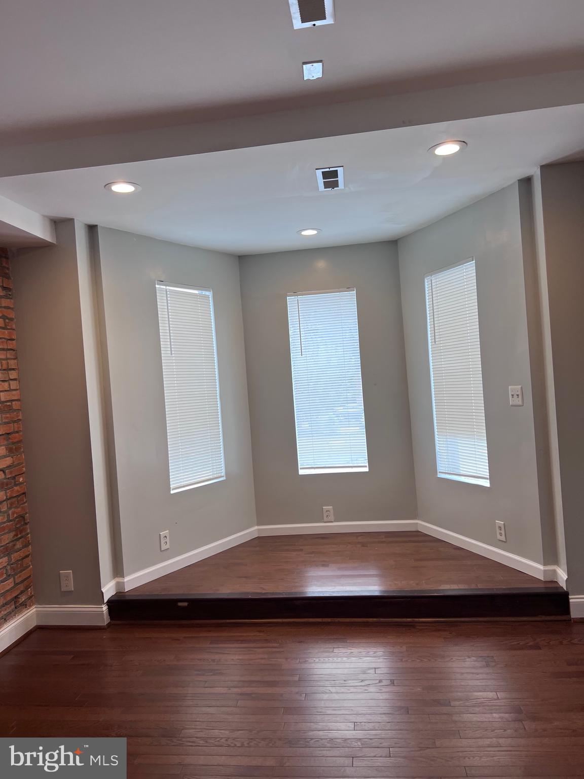 CHARLES VILLAGE - Residential Lease