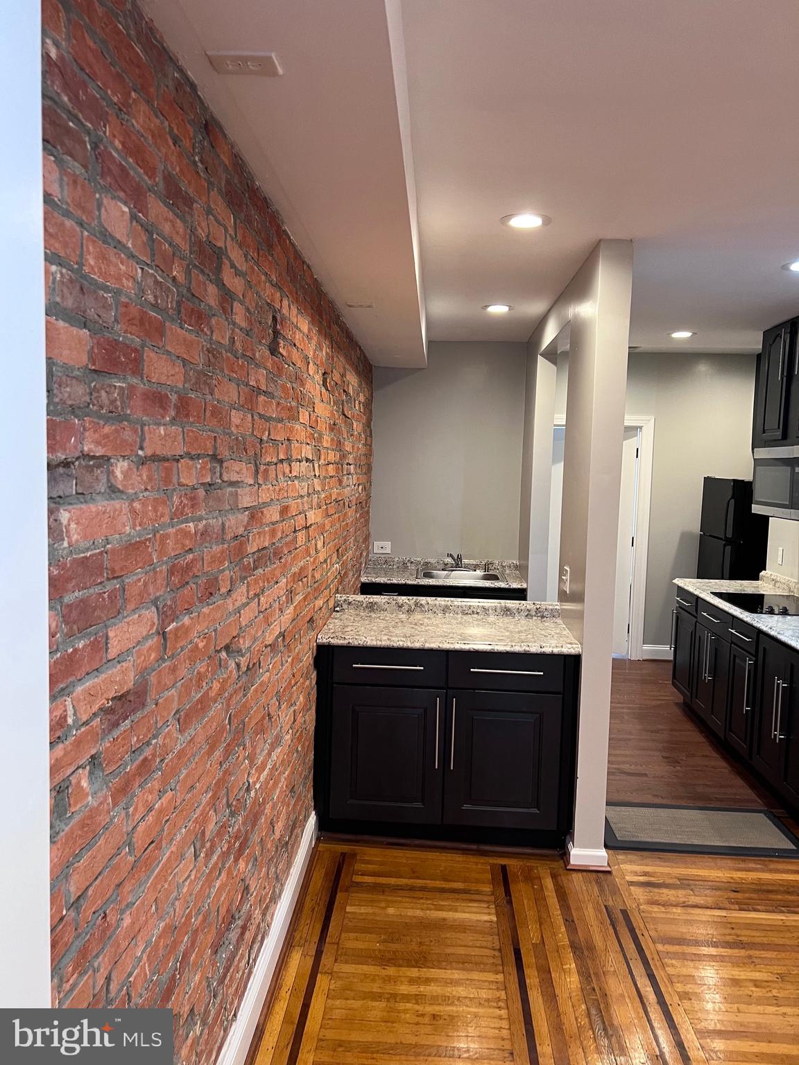 CHARLES VILLAGE - Residential Lease