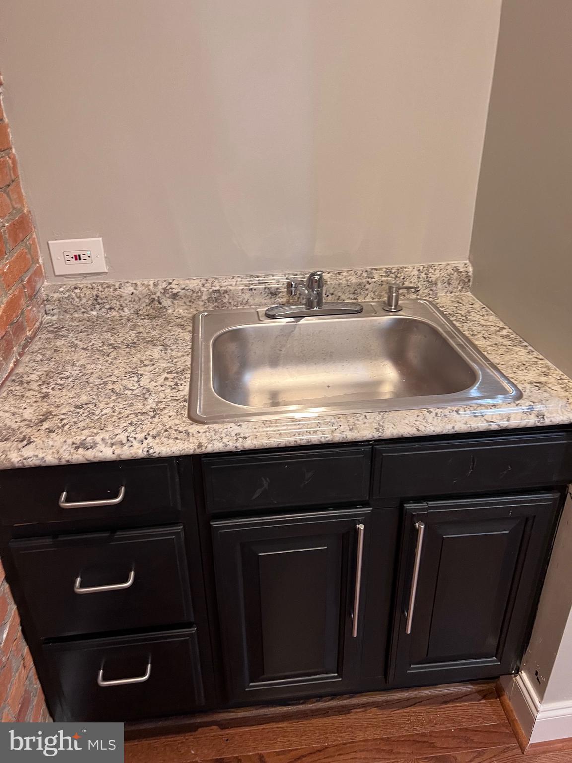 CHARLES VILLAGE - Residential Lease