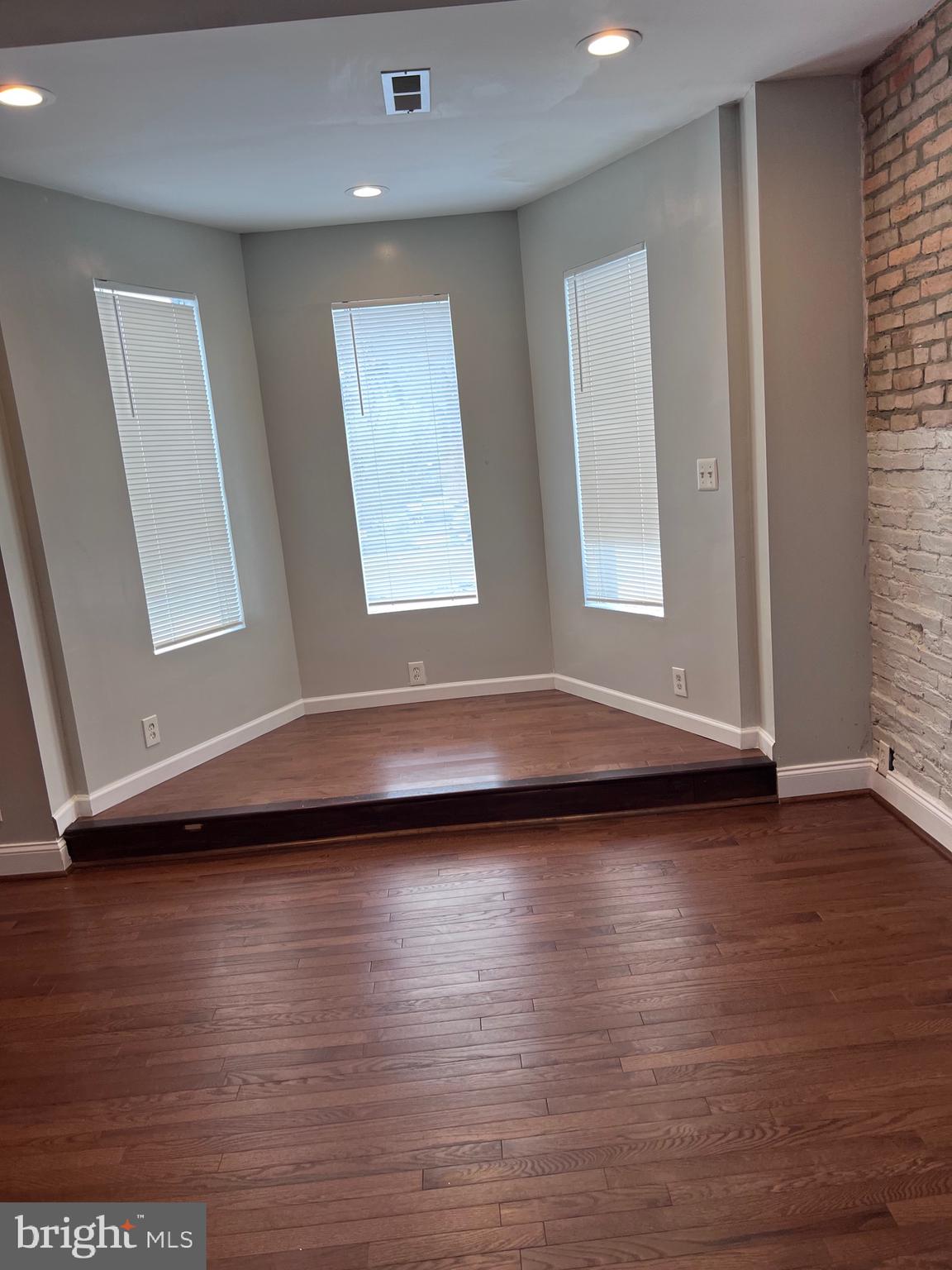 CHARLES VILLAGE - Residential Lease