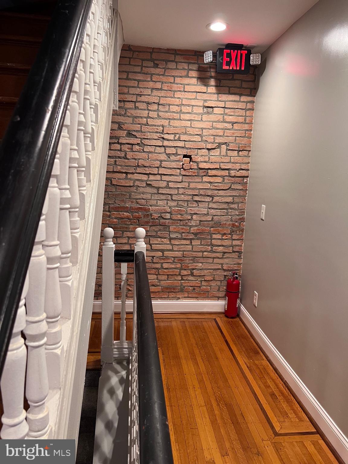 CHARLES VILLAGE - Residential Lease