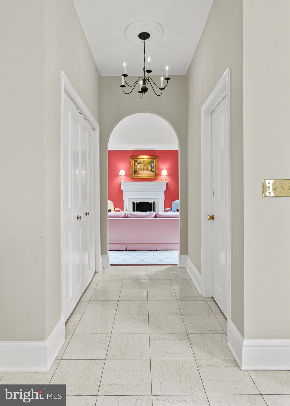 GLADWYNE - Residential