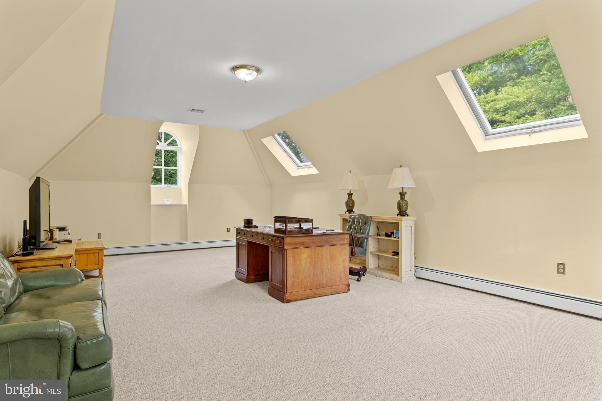 GLADWYNE - Residential