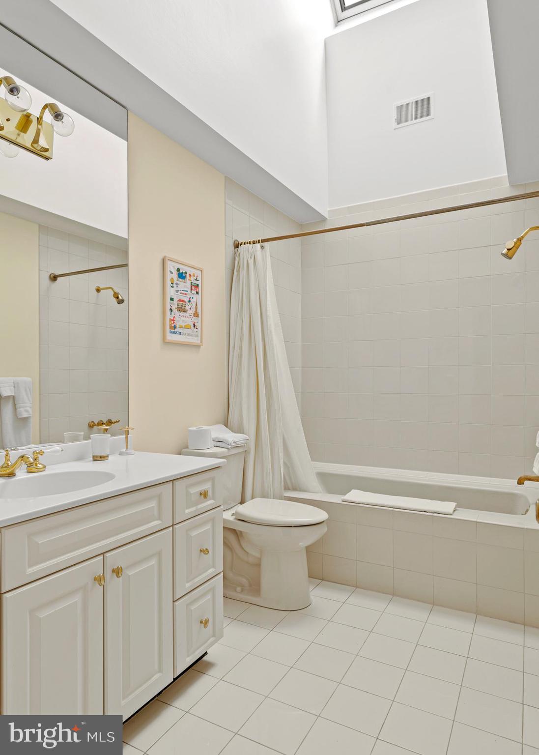 GLADWYNE - Residential