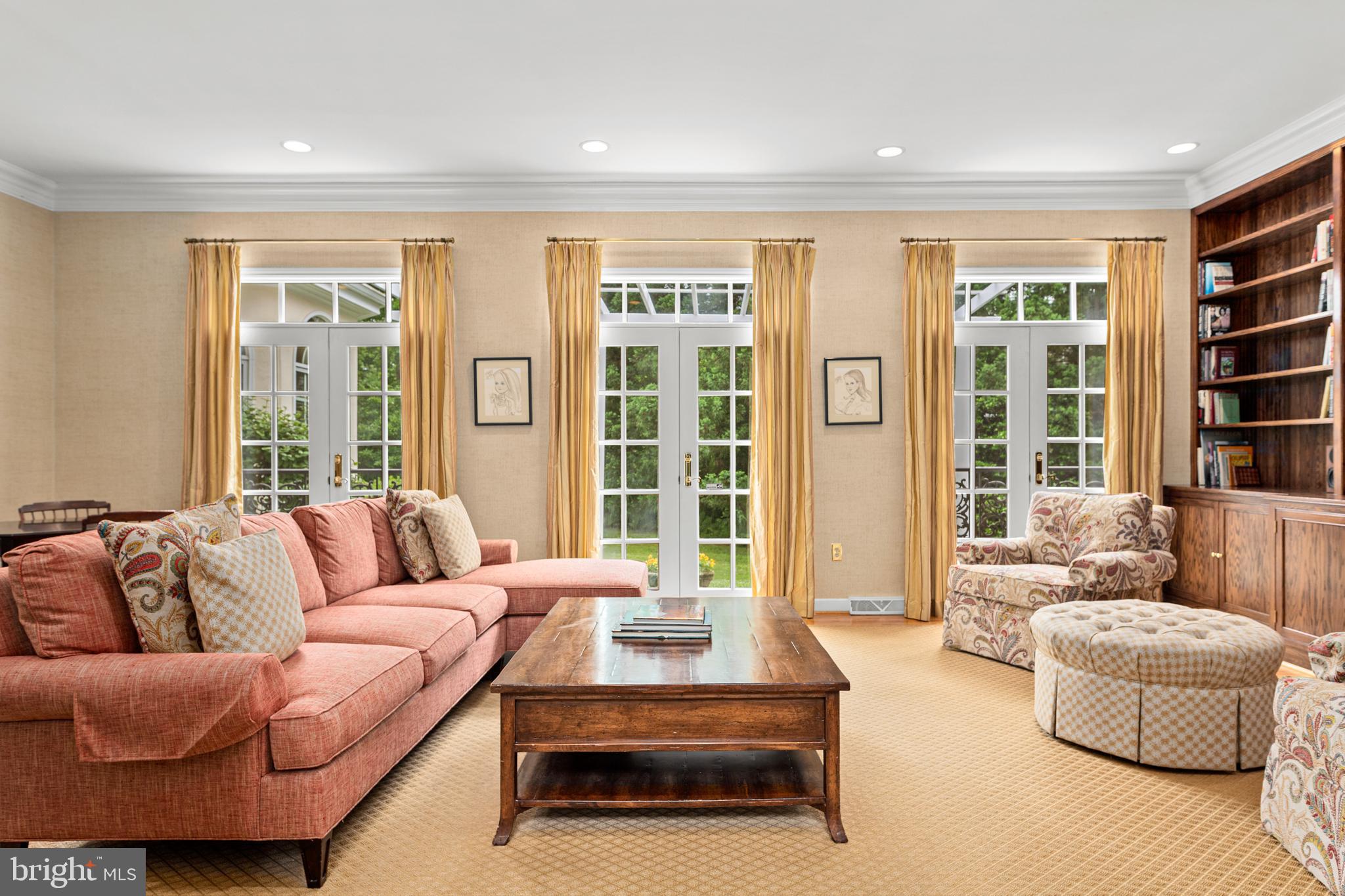 GLADWYNE - Residential