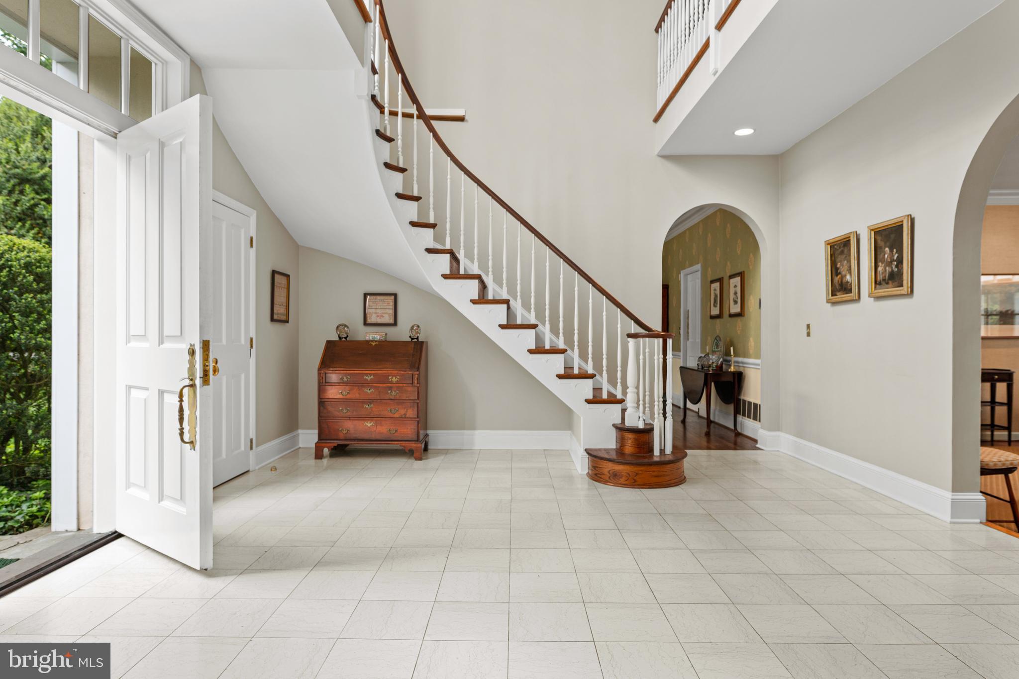 GLADWYNE - Residential