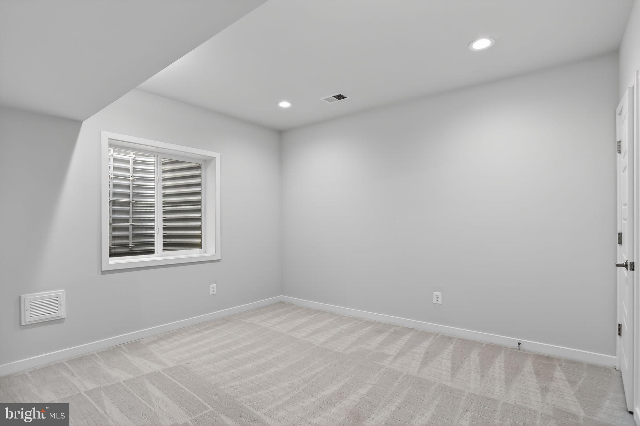 BRAMBLETON - Residential