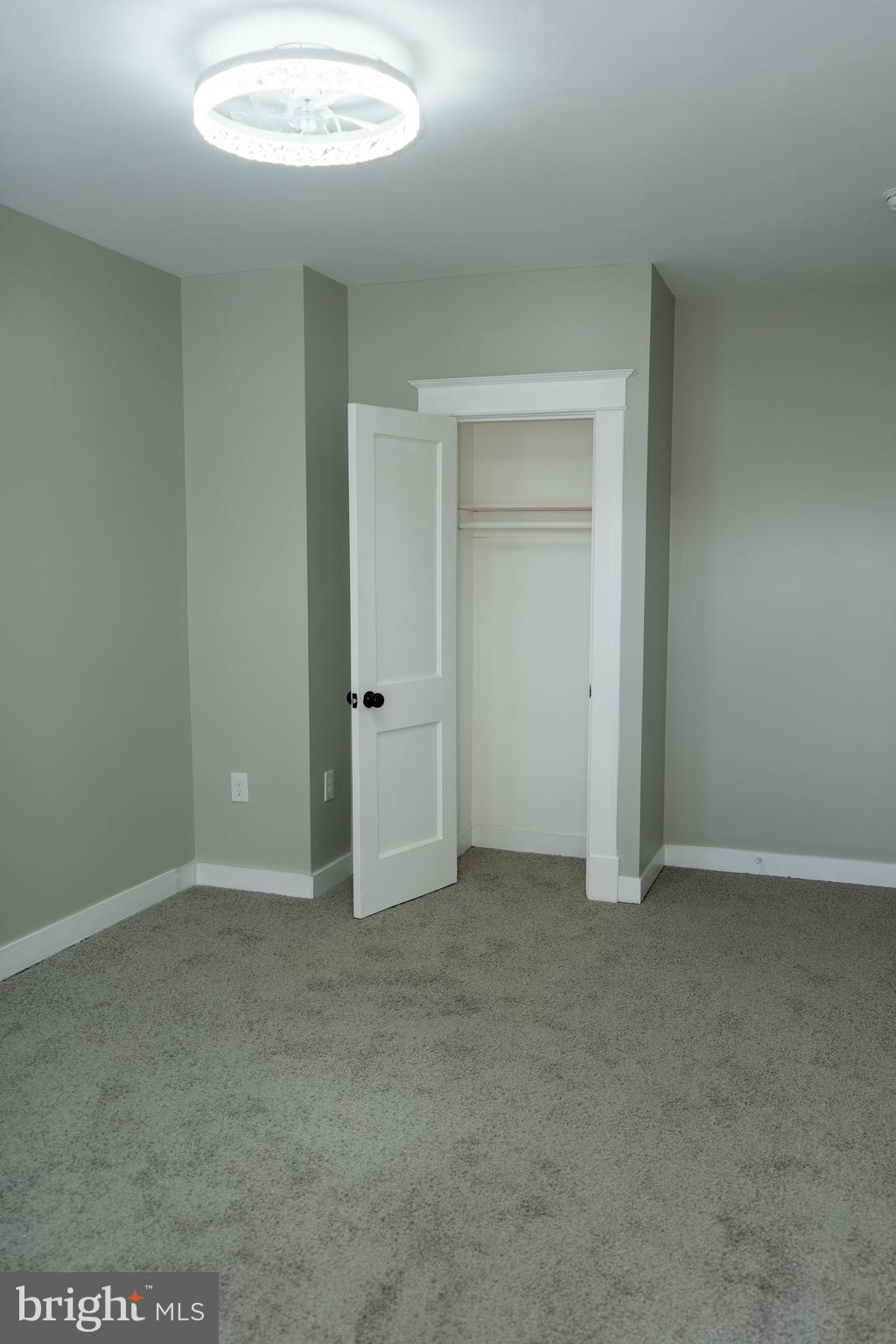 MONDAWMIN - Residential