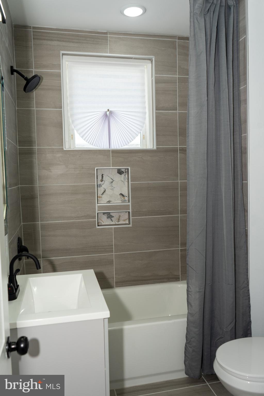 MONDAWMIN - Residential