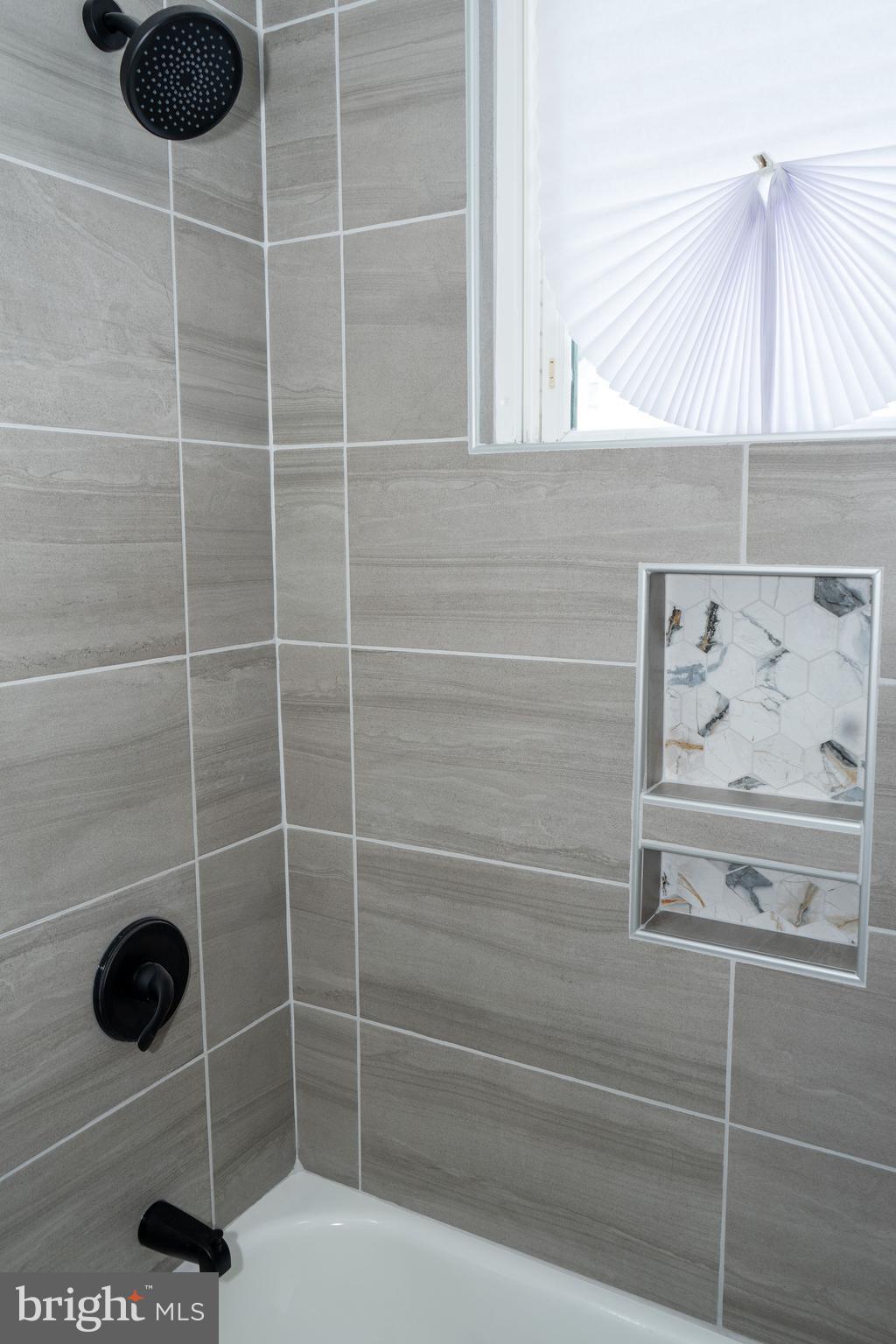 MONDAWMIN - Residential