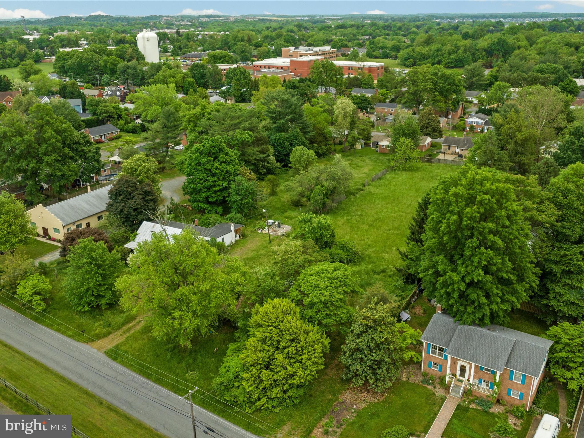 403 OLD WATERFORD ROAD NW