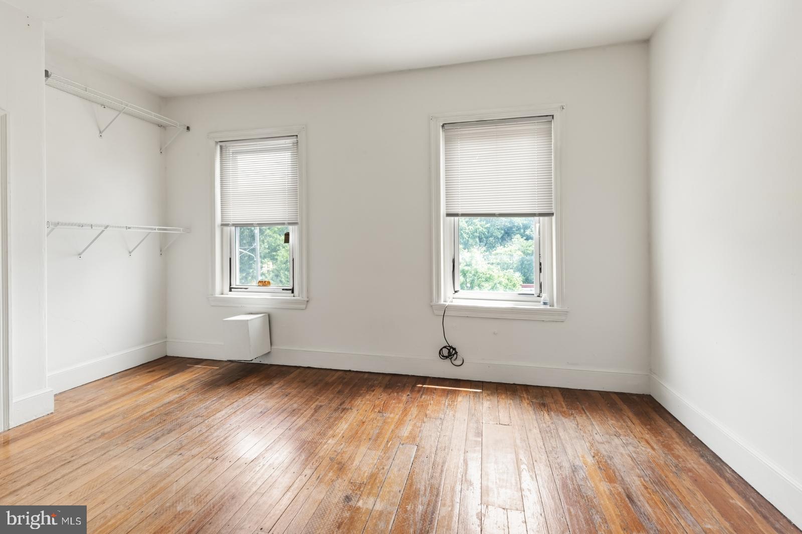 UNIVERSITY CITY - Residential Lease