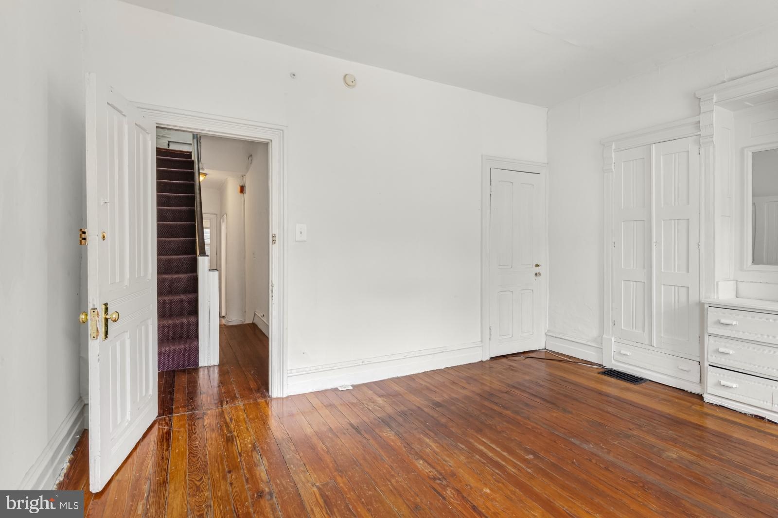 UNIVERSITY CITY - Residential Lease