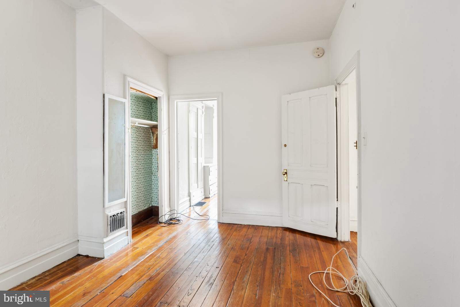 UNIVERSITY CITY - Residential Lease