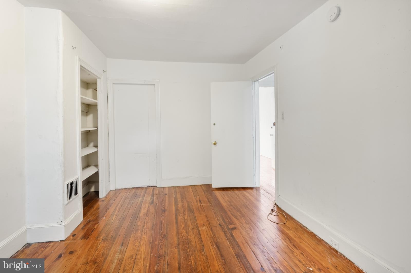 UNIVERSITY CITY - Residential Lease