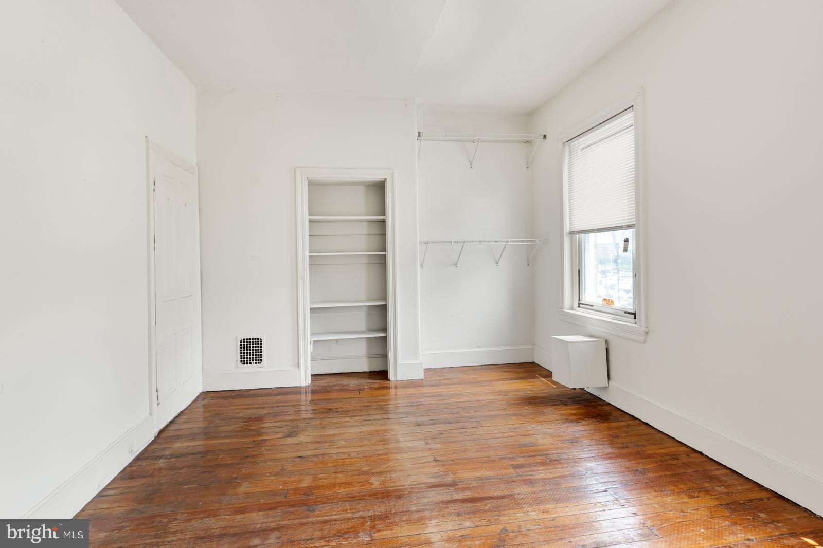 UNIVERSITY CITY - Residential Lease