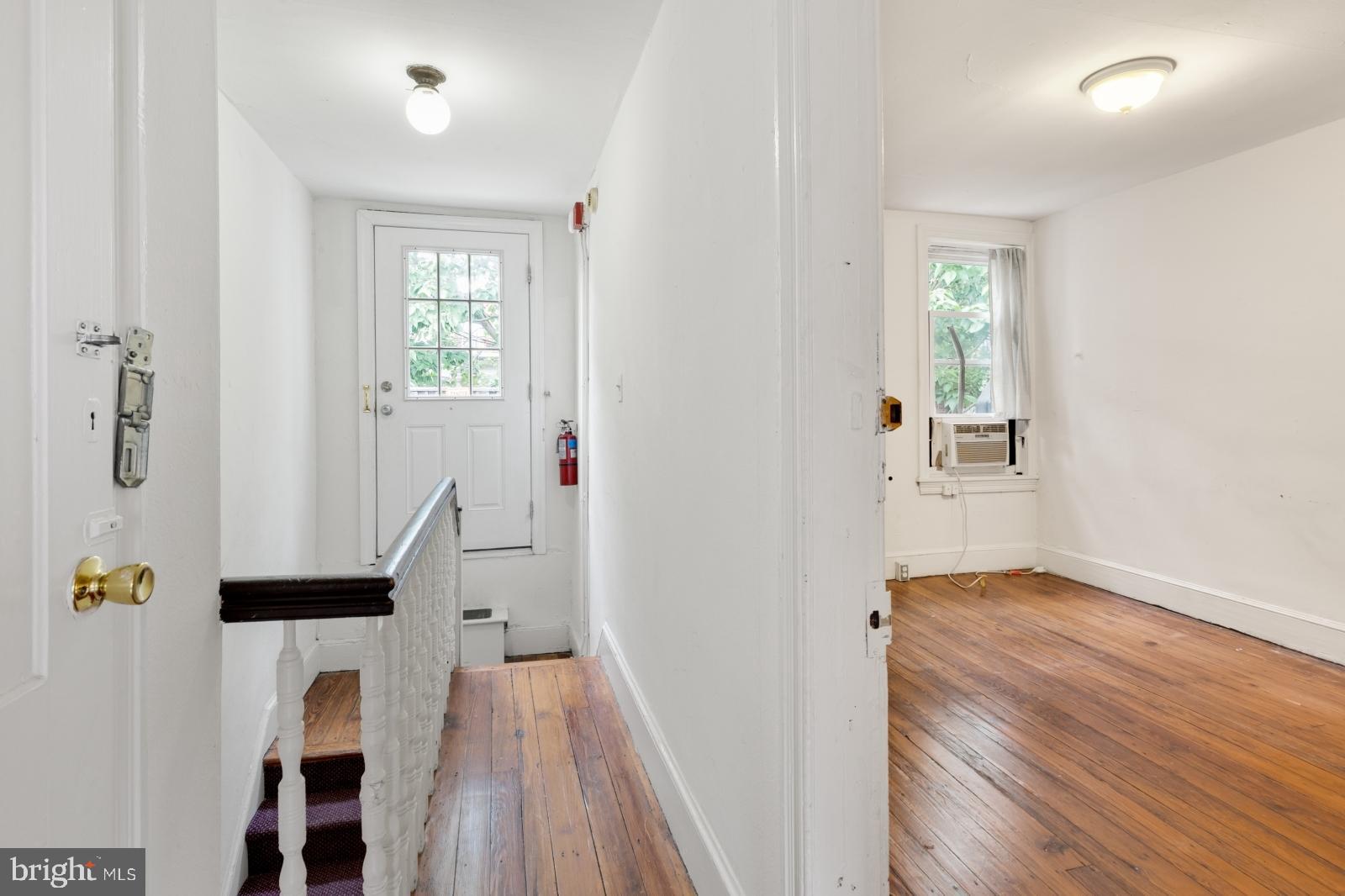 UNIVERSITY CITY - Residential Lease