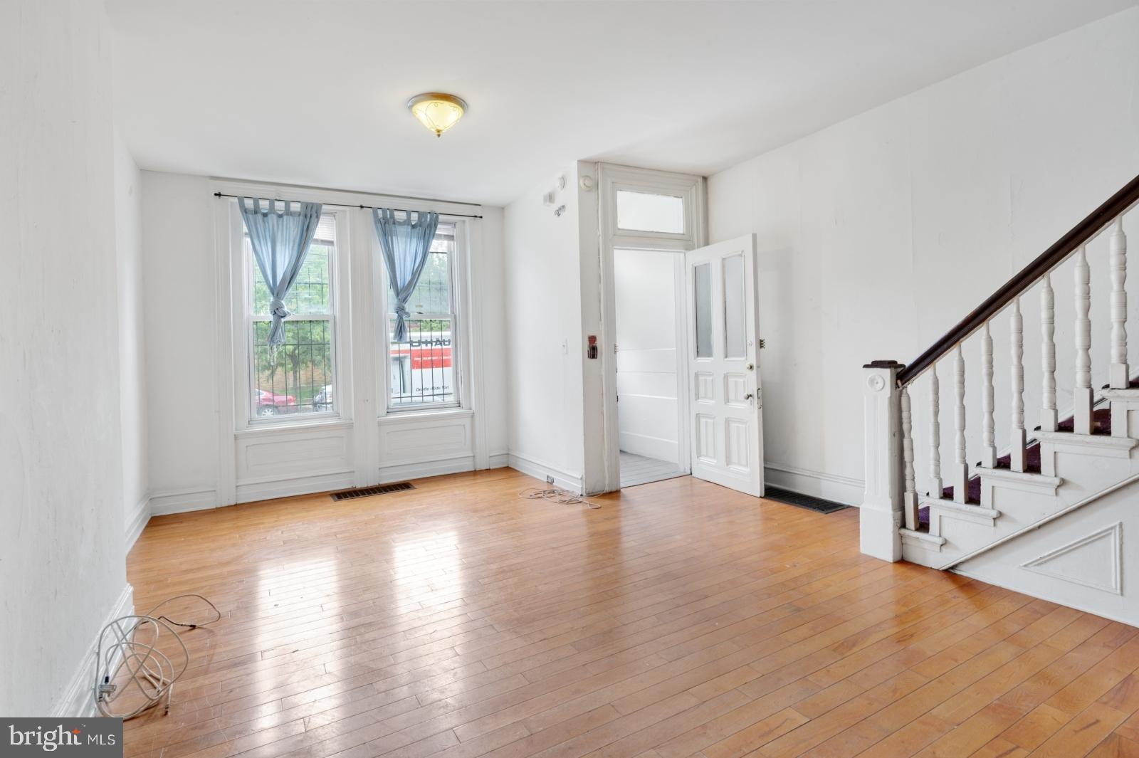 UNIVERSITY CITY - Residential Lease