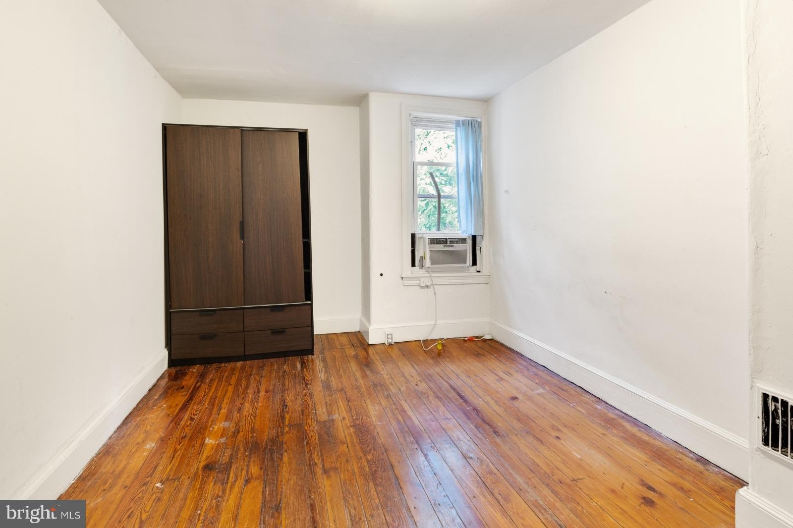 UNIVERSITY CITY - Residential Lease